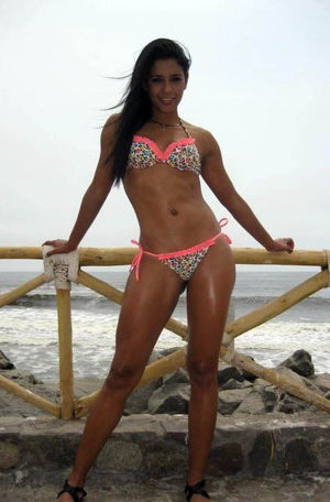 Athletic Mexican beauty private photo,